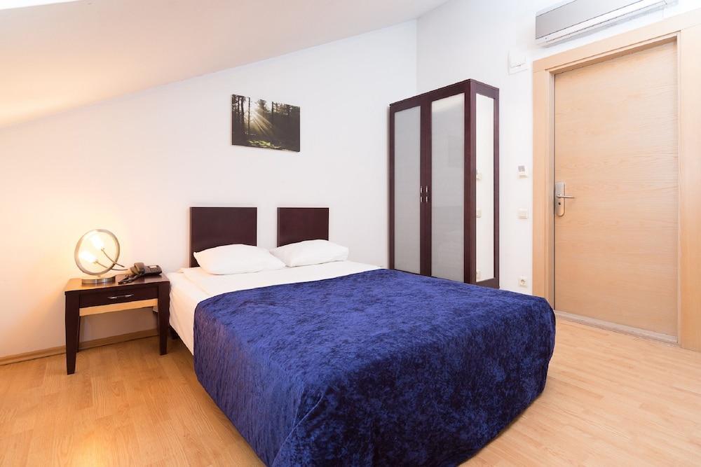 Rija Riga City Hotel Екстер'єр фото