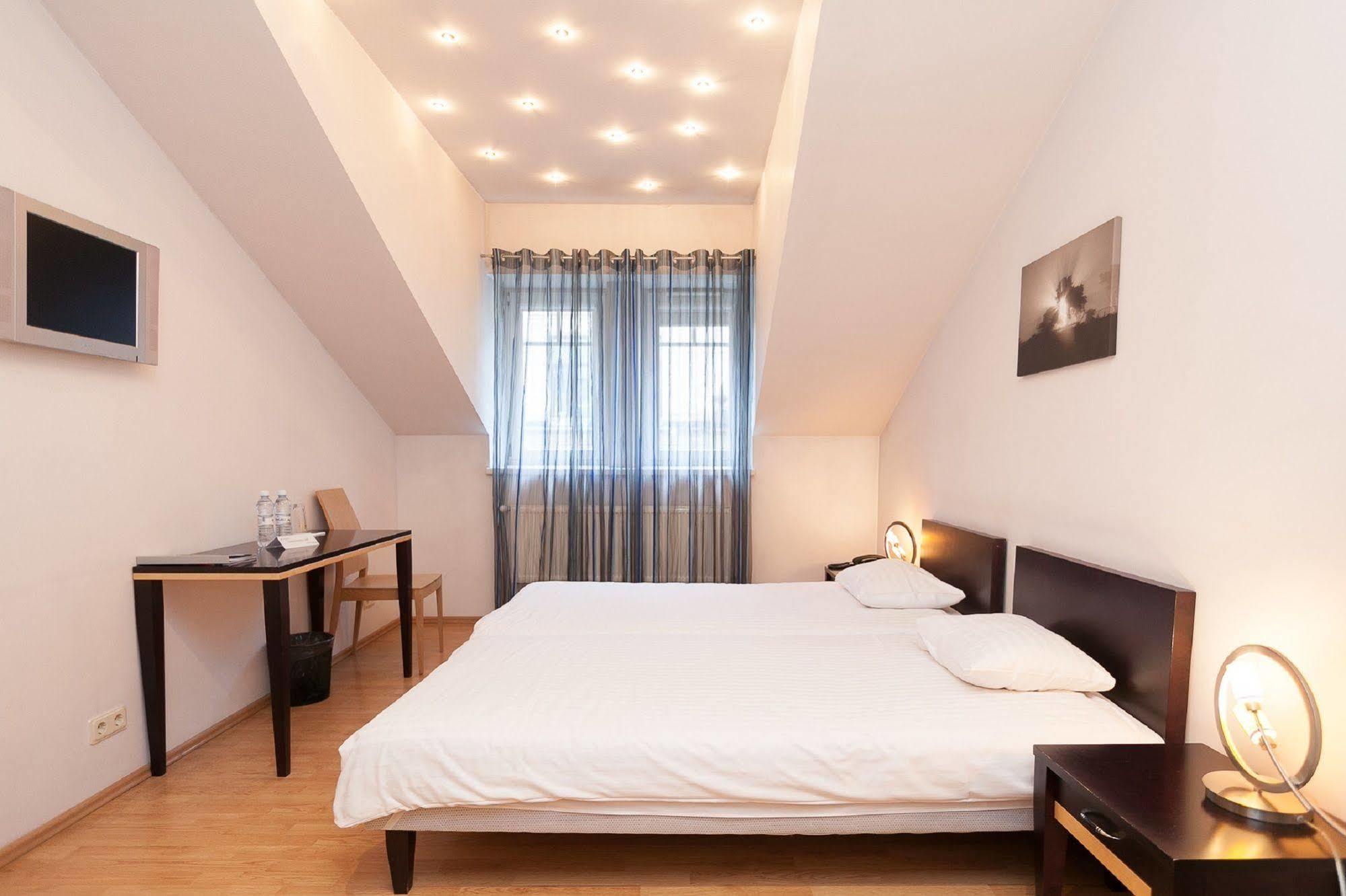 Rija Riga City Hotel Екстер'єр фото
